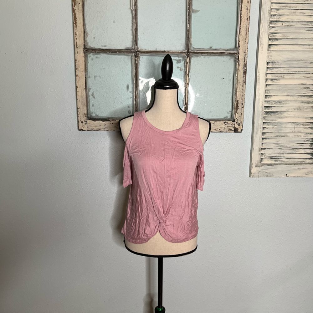NWT Could Shoulder Casual Dee Elle Top